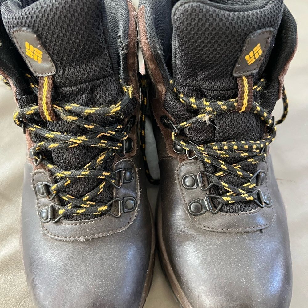 Columbia winter/hiking boots, ladies size 6.